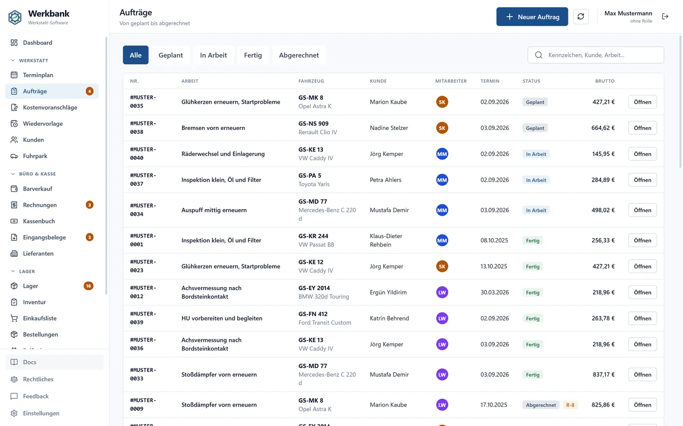 Auftragsliste in Werkbank ERP mit Filterleiste, Suchfeld und einer Tabelle aus Auftragsnummer, Arbeit, Fahrzeug, Kunde, Mitarbeiter, Termin, Status und Bruttobetrag.